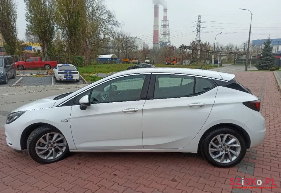 2018' Opel Astra photo #5