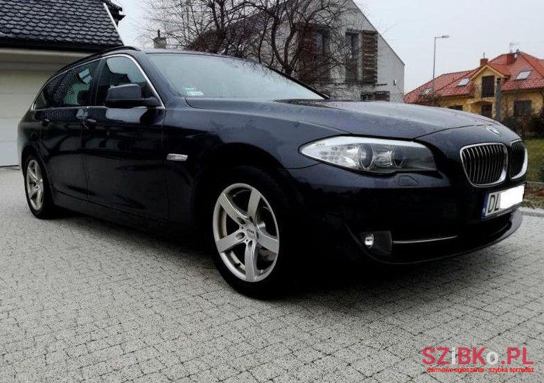 2012' BMW 520 photo #1