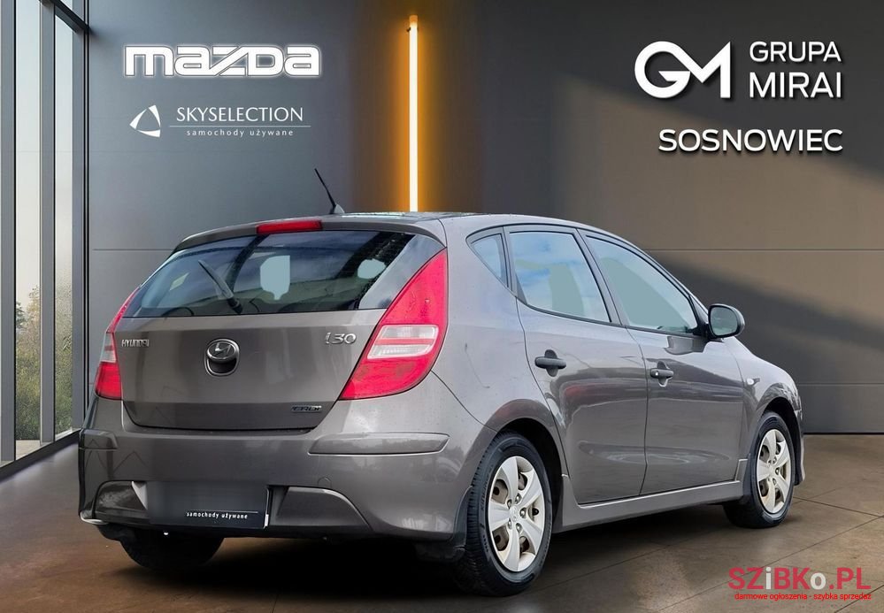 2011' Hyundai i30 1.6 Crdi Base photo #5