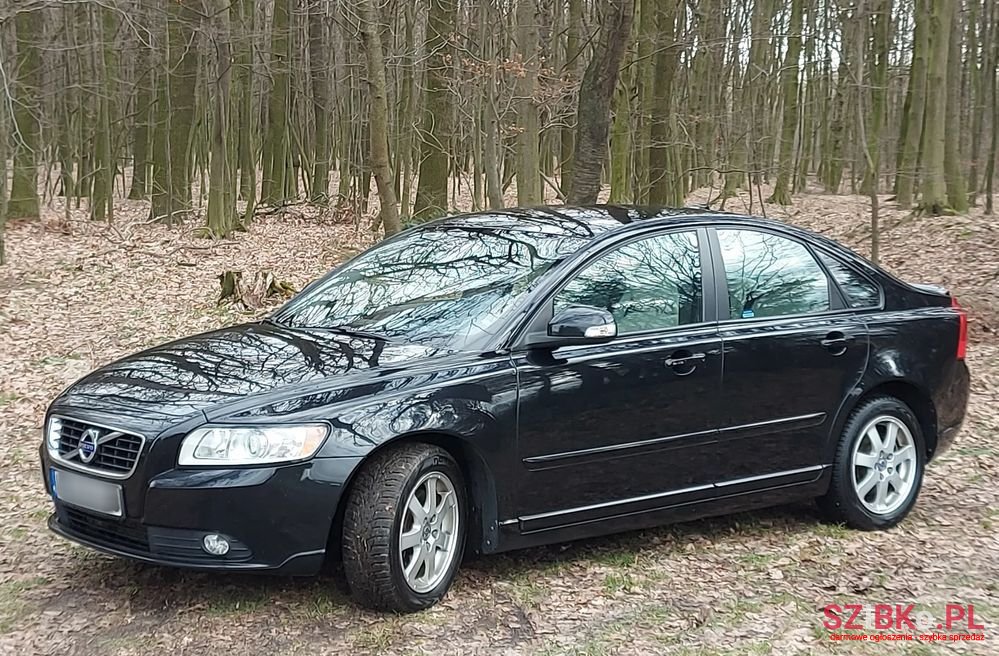 2011' Volvo S40 photo #2
