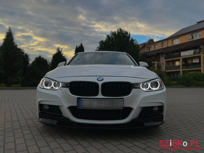 2012' BMW 3 Series photo #4