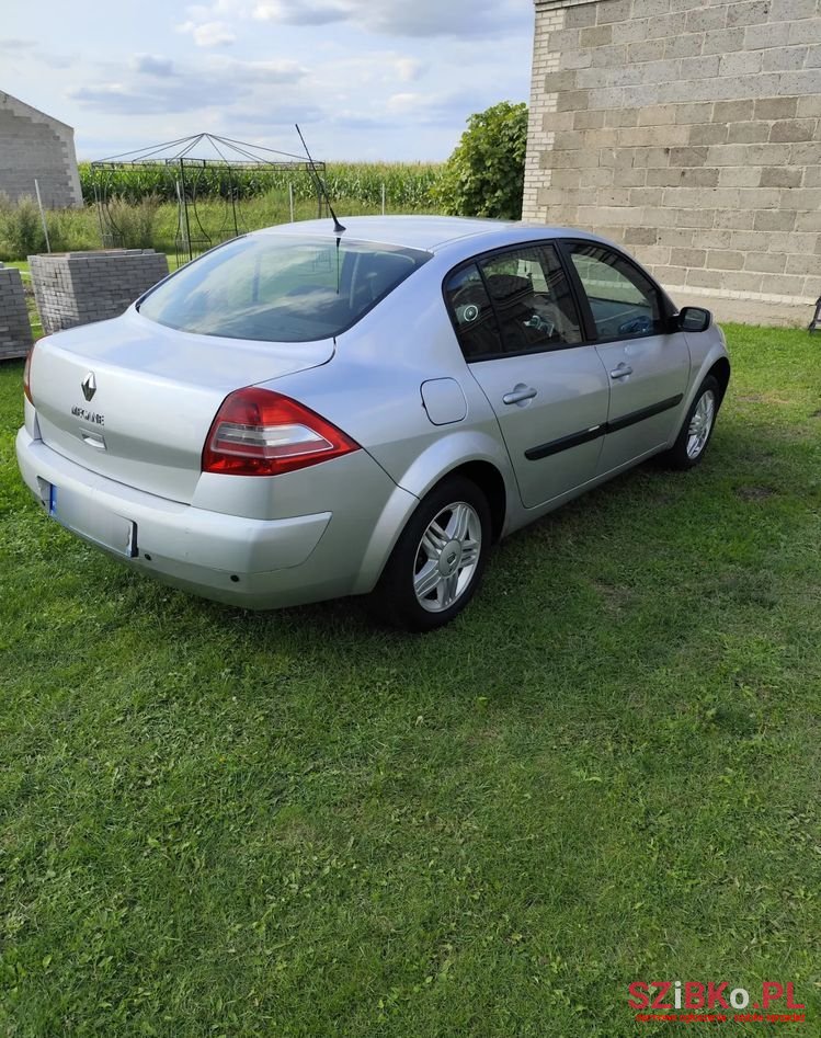2008' Renault Megane photo #6