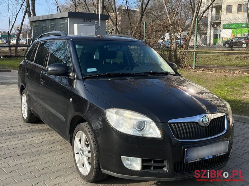 2008' Skoda Fabia photo #1