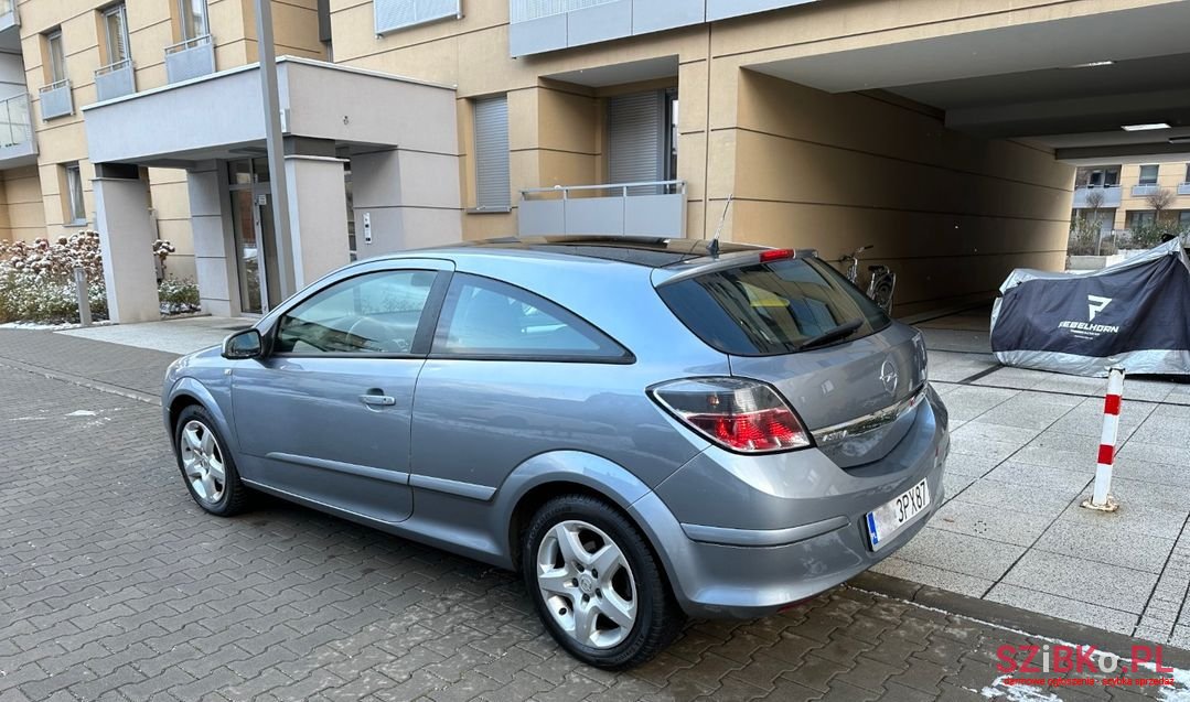 2008' Opel Astra photo #4