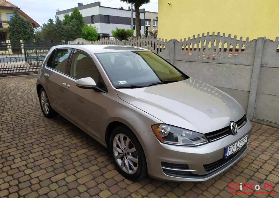 2015' Volkswagen Golf photo #1