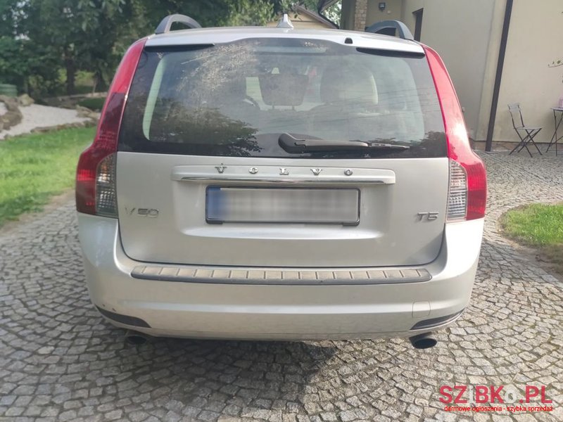 2010' Volvo V50 T5 photo #3