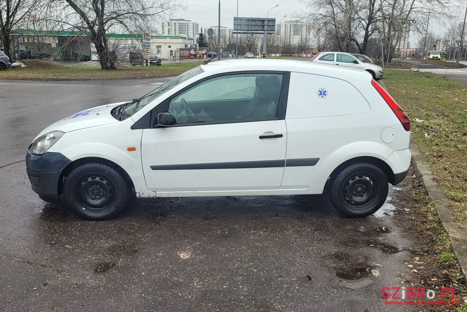 2008' Ford Fiesta photo #4