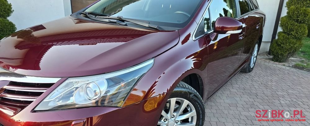 2013' Toyota Avensis photo #3