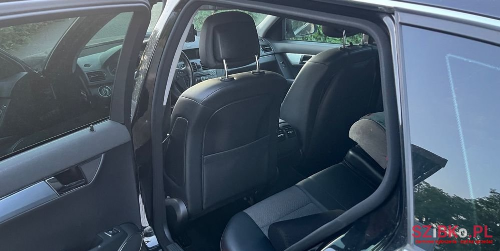 2008' Mercedes-Benz C-Class photo #6