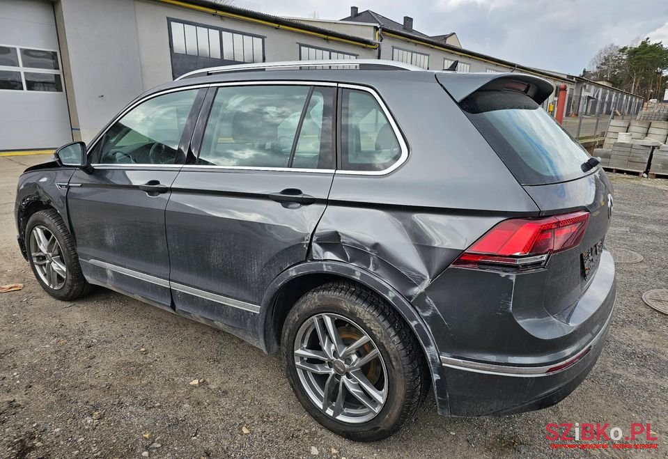 2017' Volkswagen Tiguan photo #5