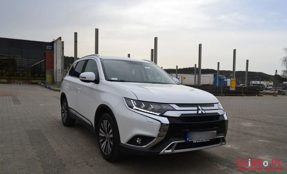 2018' Mitsubishi Outlander photo #1