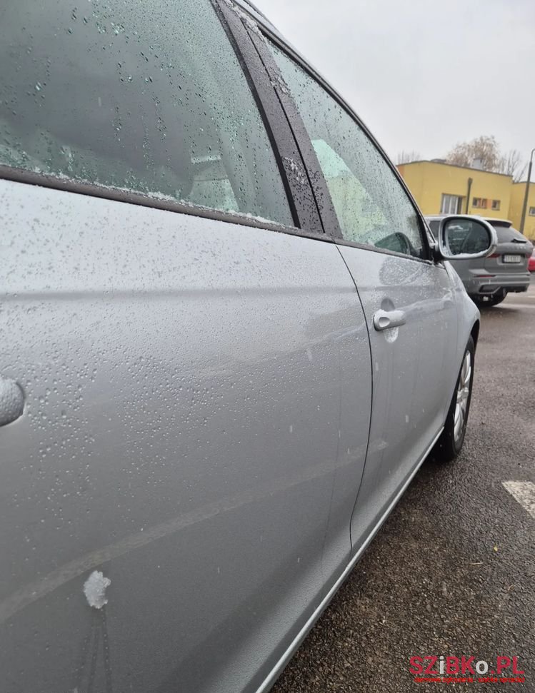 2009' Volkswagen Golf photo #6