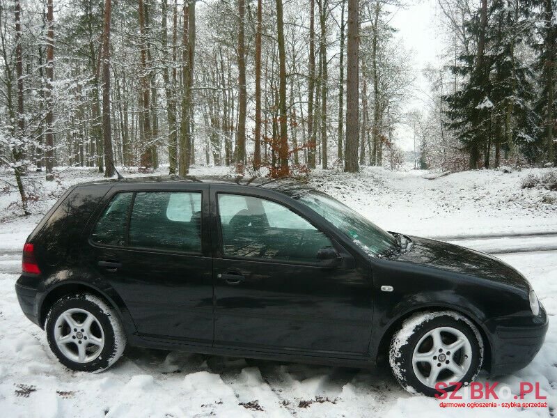 2000' Volkswagen Golf photo #1