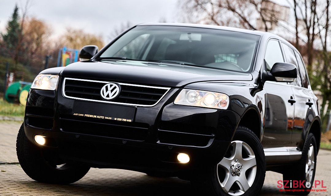 2005' Volkswagen Touareg photo #1