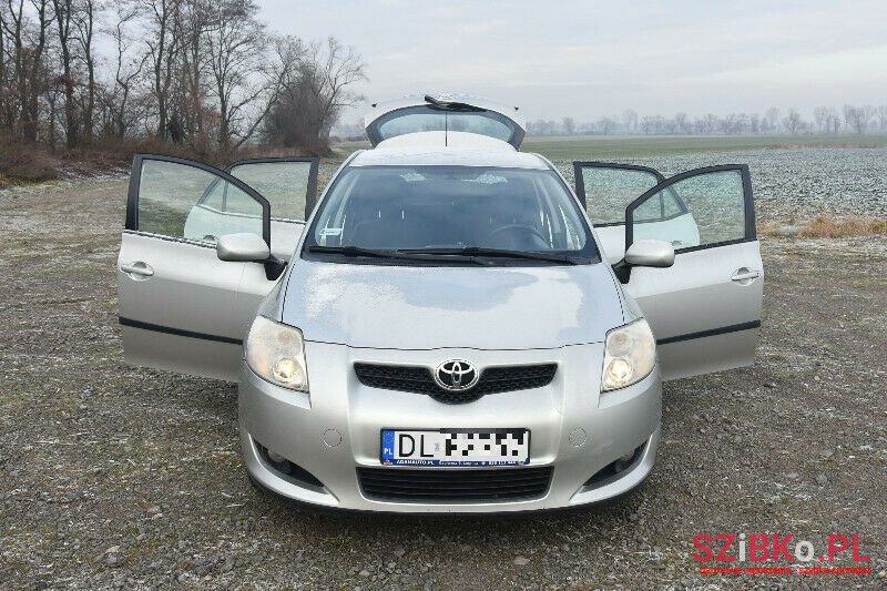 2007' Toyota Auris photo #4