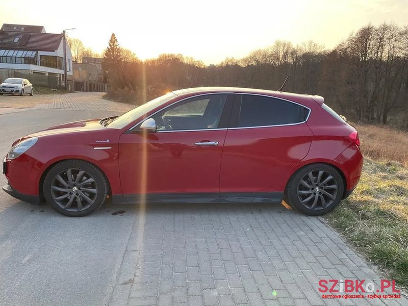 2012' Alfa Romeo Giulietta photo #4