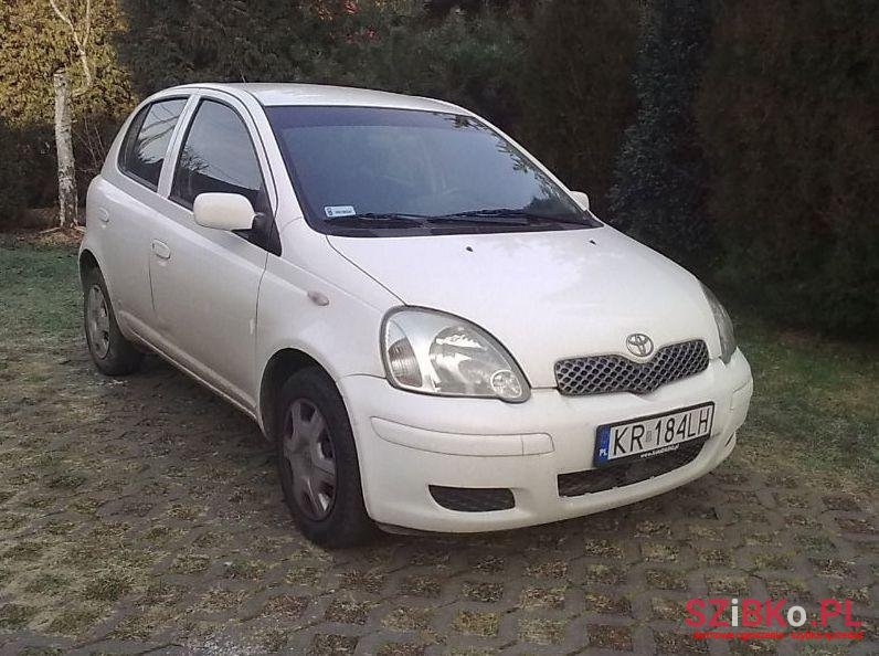 2004' Toyota Yaris photo #2