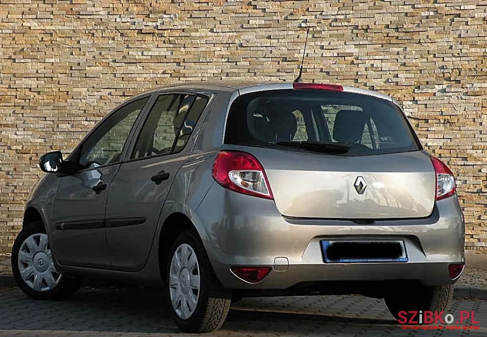 2012' Renault Clio photo #6