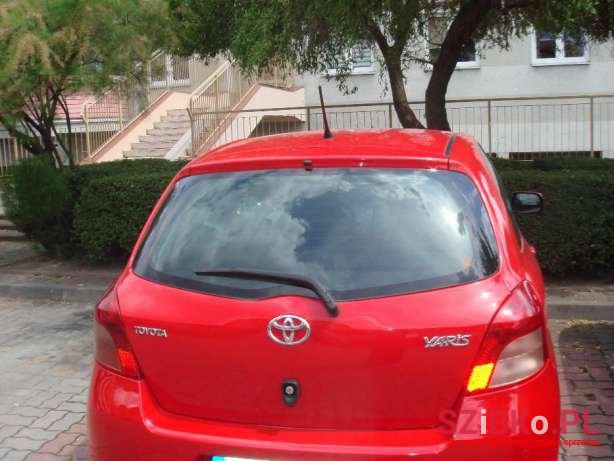 2007' Toyota Yaris photo #2