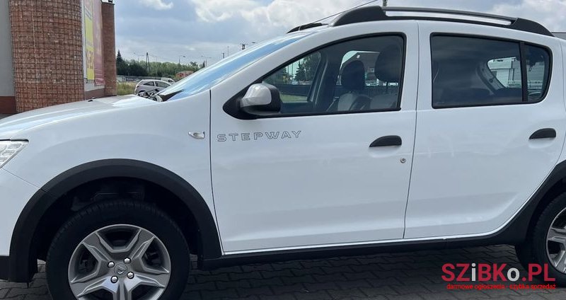 2018' Dacia Sandero Stepway photo #2