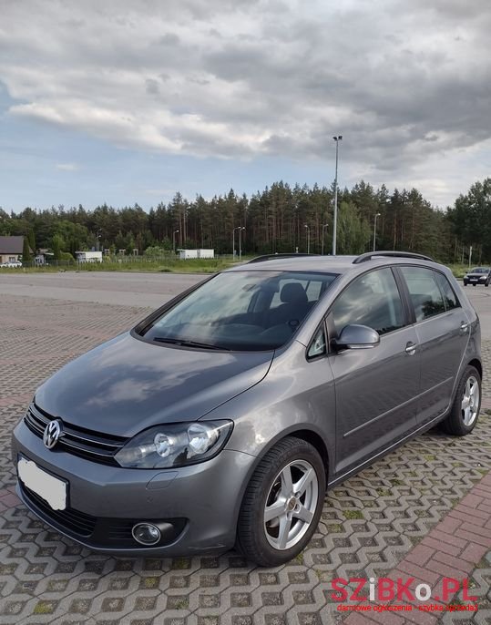 2009' Volkswagen Golf Plus photo #3