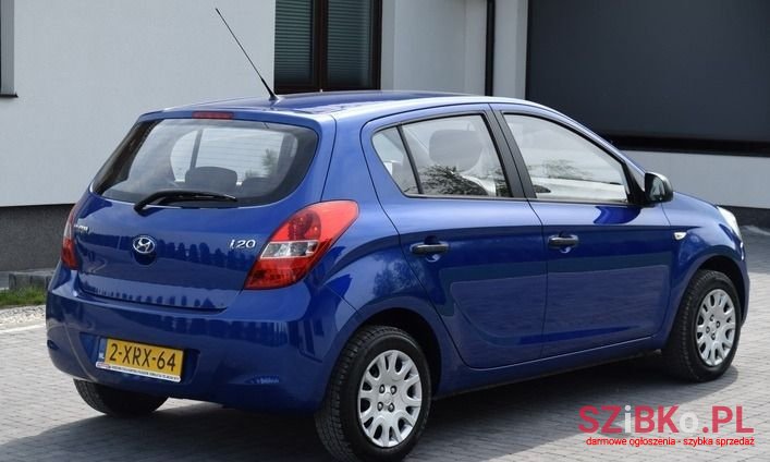 2009' Hyundai i20 photo #5
