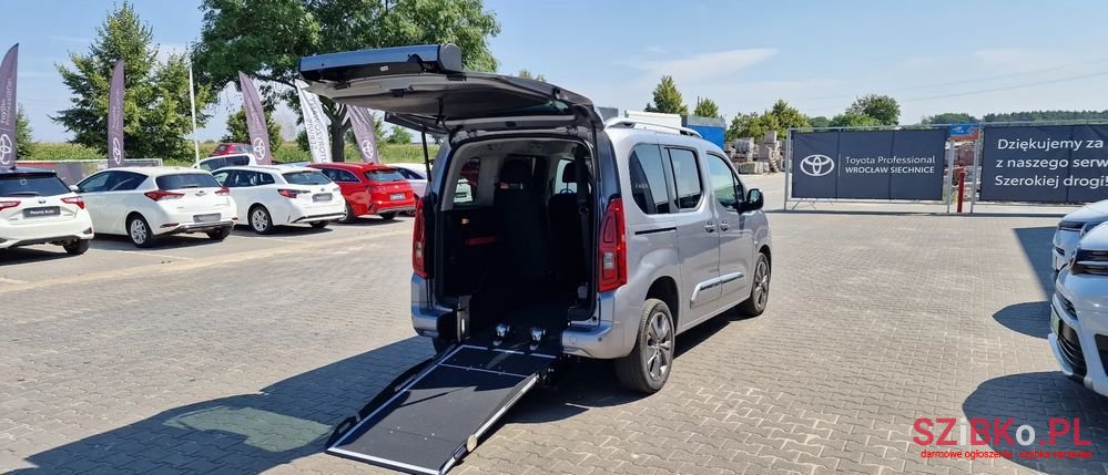 2021' Toyota ProAce City Verso photo #1