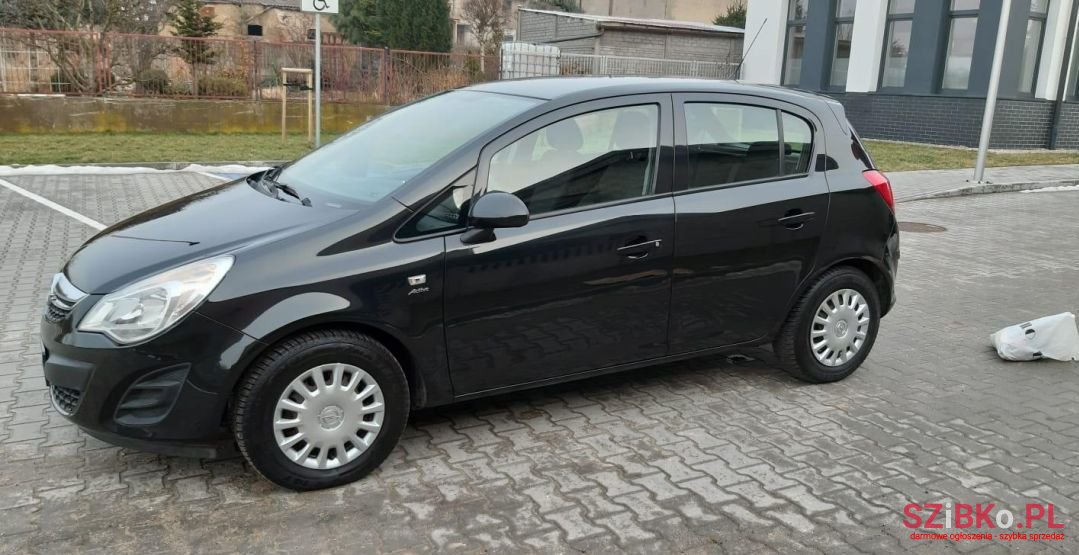 2013' Opel Corsa photo #3