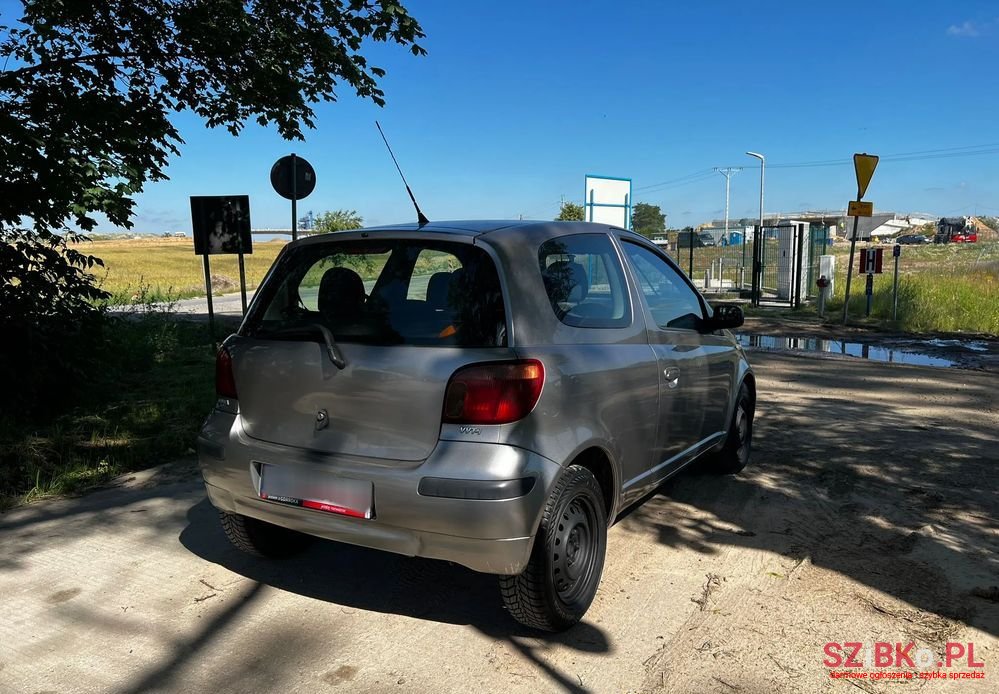 2004' Toyota Yaris 1.3 Terra Plus photo #3