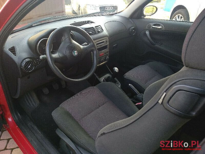 2003' Alfa Romeo 147 photo #3