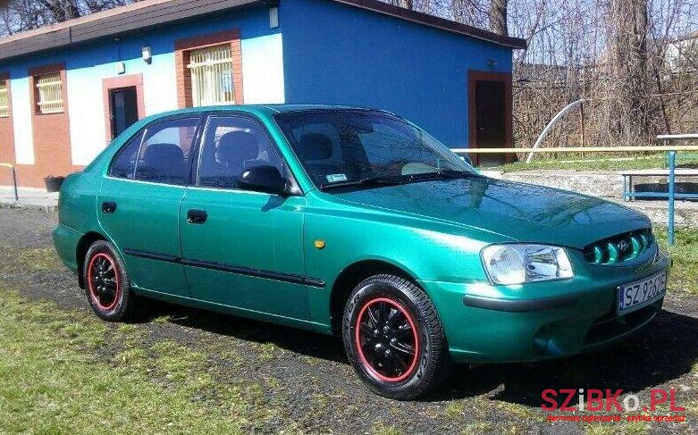 2001' Hyundai Accent photo #1