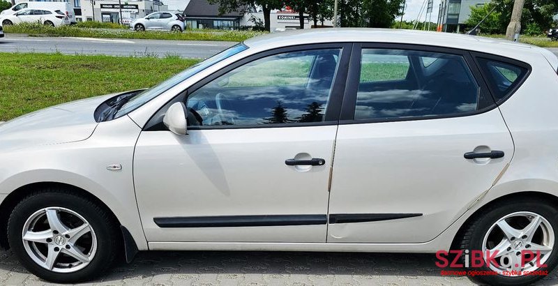 2009' Hyundai i30 1.4 Classic + photo #5
