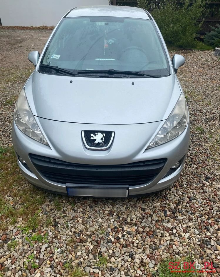2009' Peugeot 207 1.4 Trendy photo #1