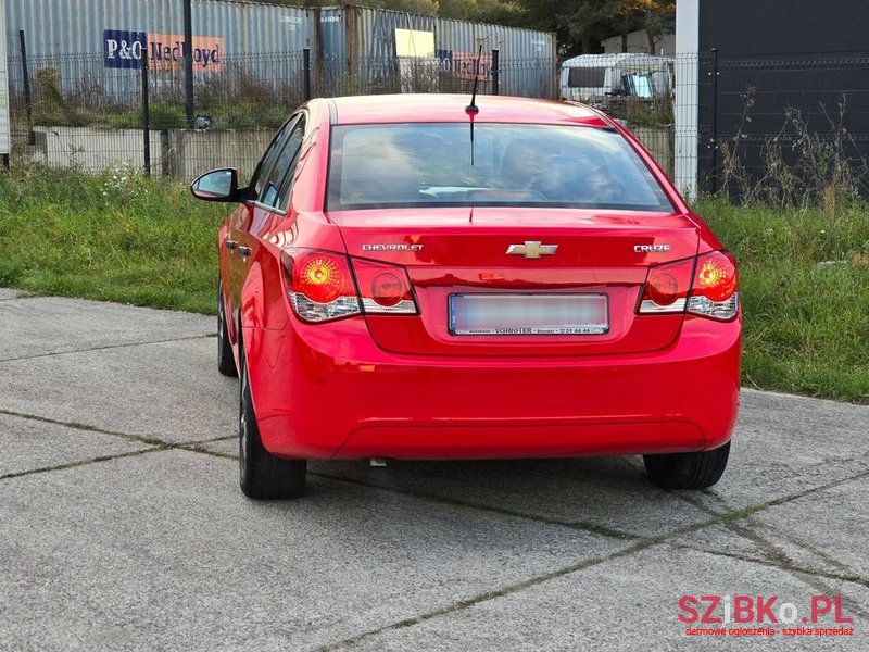 2010' Chevrolet Cruze 1.6 Base photo #6