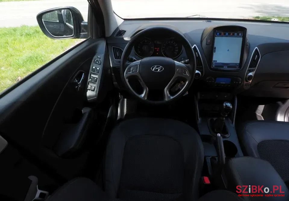 2012' Hyundai ix35 photo #4