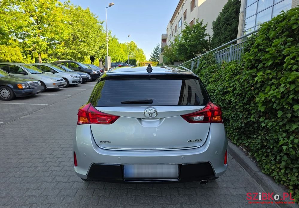 2014' Toyota Auris photo #6