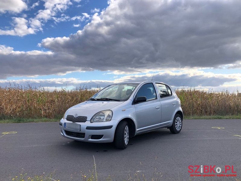 2004' Toyota Yaris 1.0 Luna photo #2