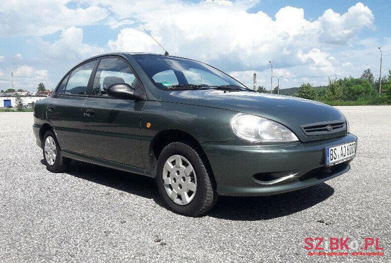 2001' Kia Rio photo #2