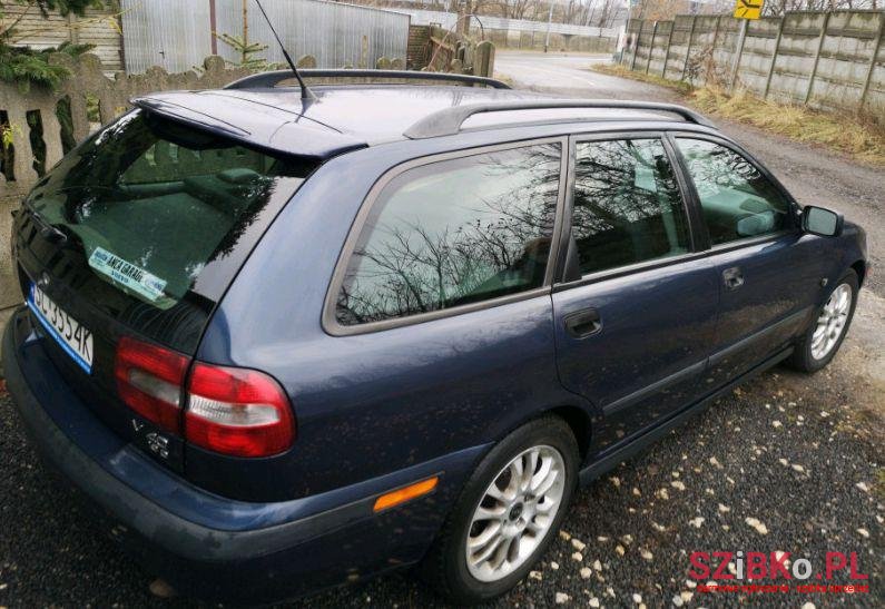 2003' Volvo V40 photo #3