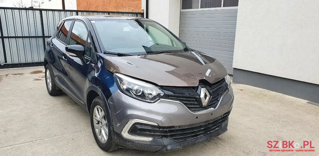 2020' Renault Captur photo #1