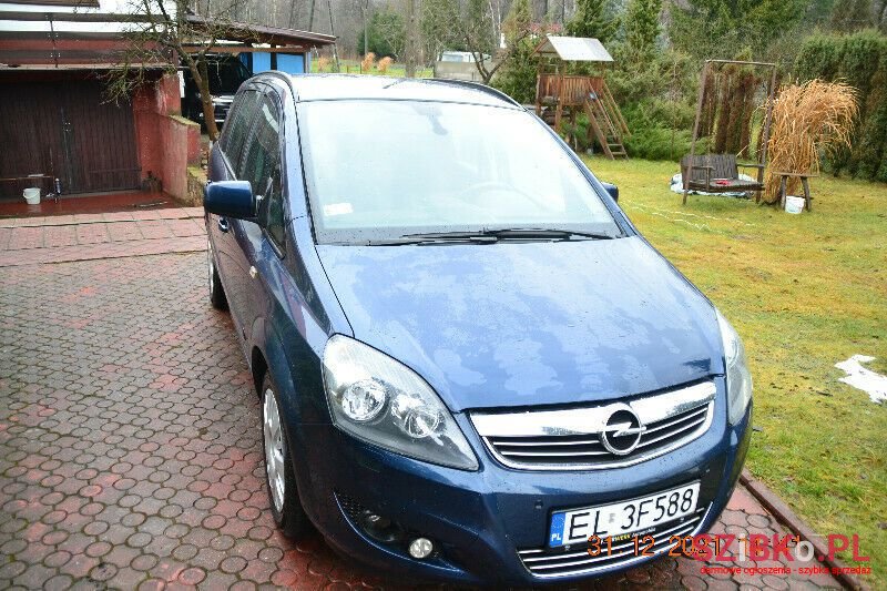 2011' Opel Zafira photo #1