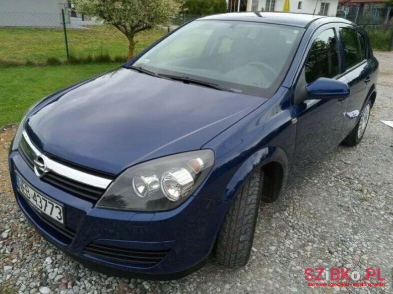2005' Opel Astra photo #1