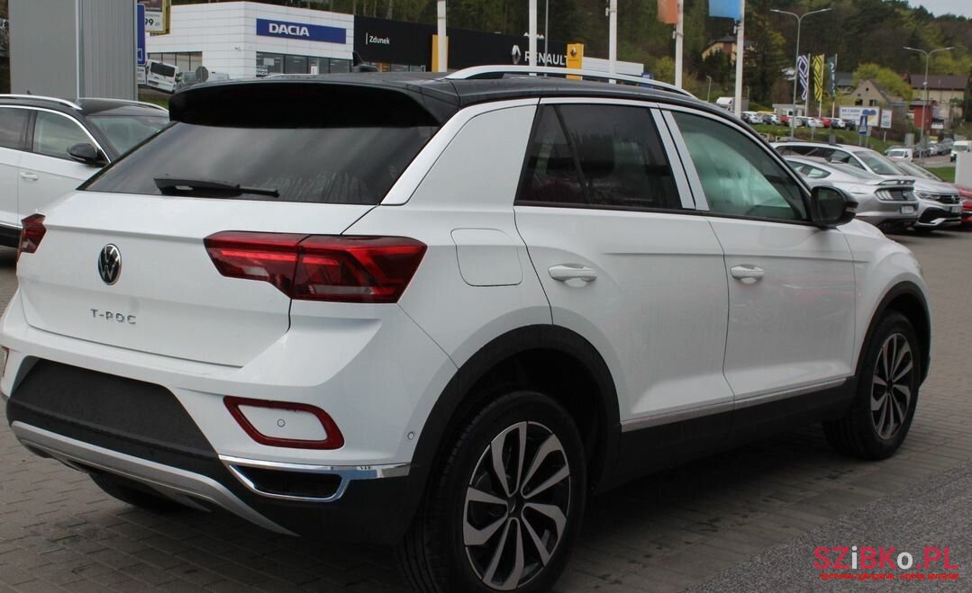 2022' Volkswagen T-Roc photo #4