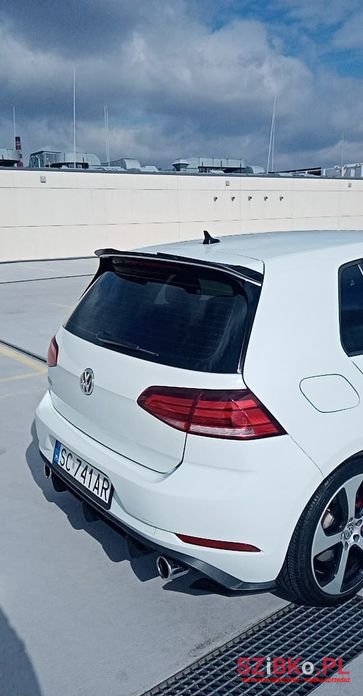2019' Volkswagen Golf photo #4