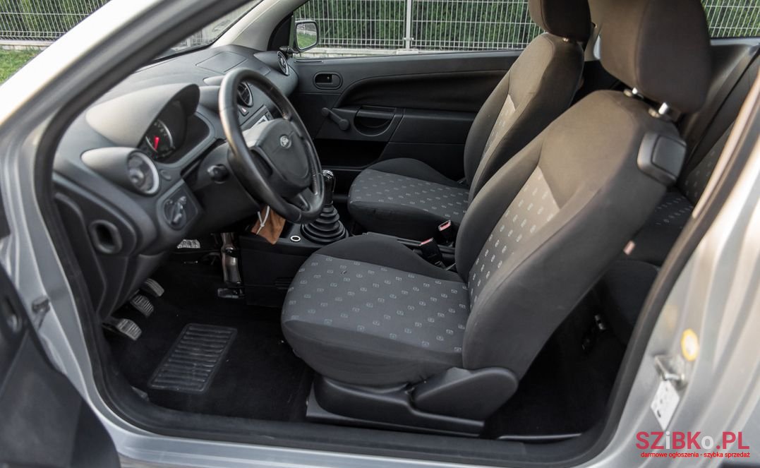 2005' Ford Fiesta photo #6