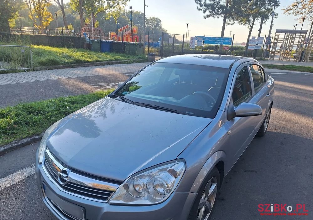 2008' Opel Astra photo #2
