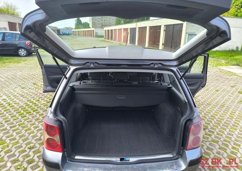 2005' Volkswagen Passat photo #1