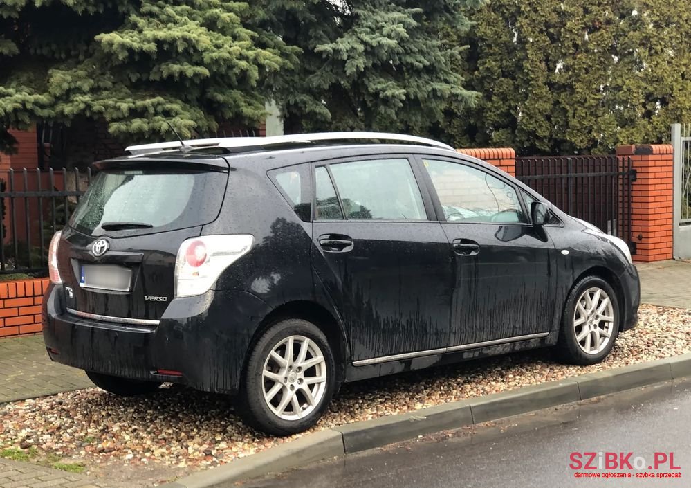 2009' Toyota Verso photo #6