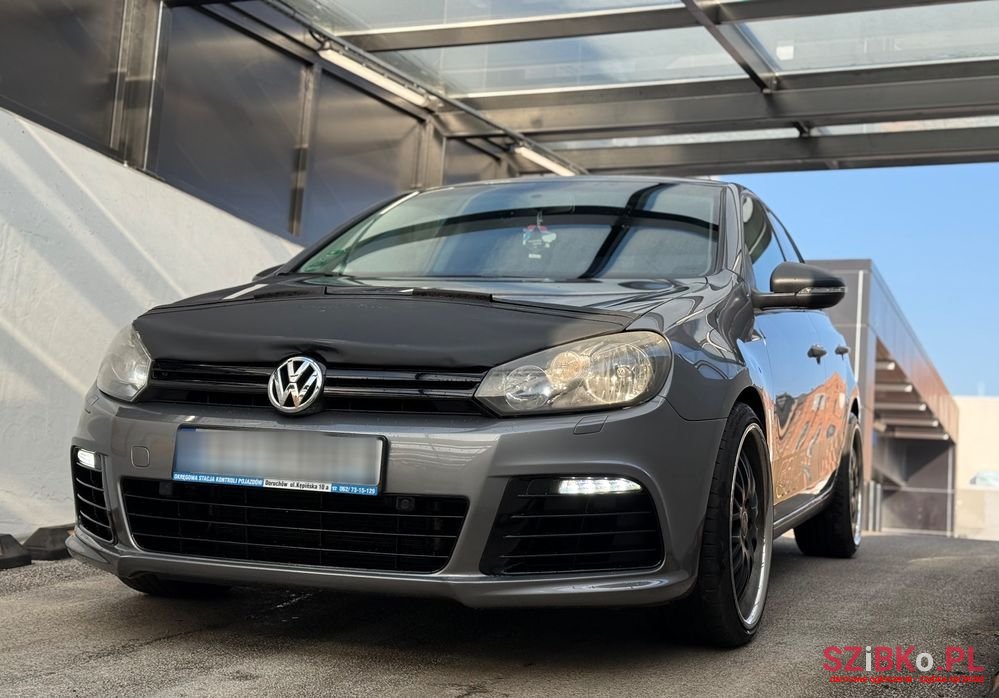 2010' Volkswagen Golf photo #5