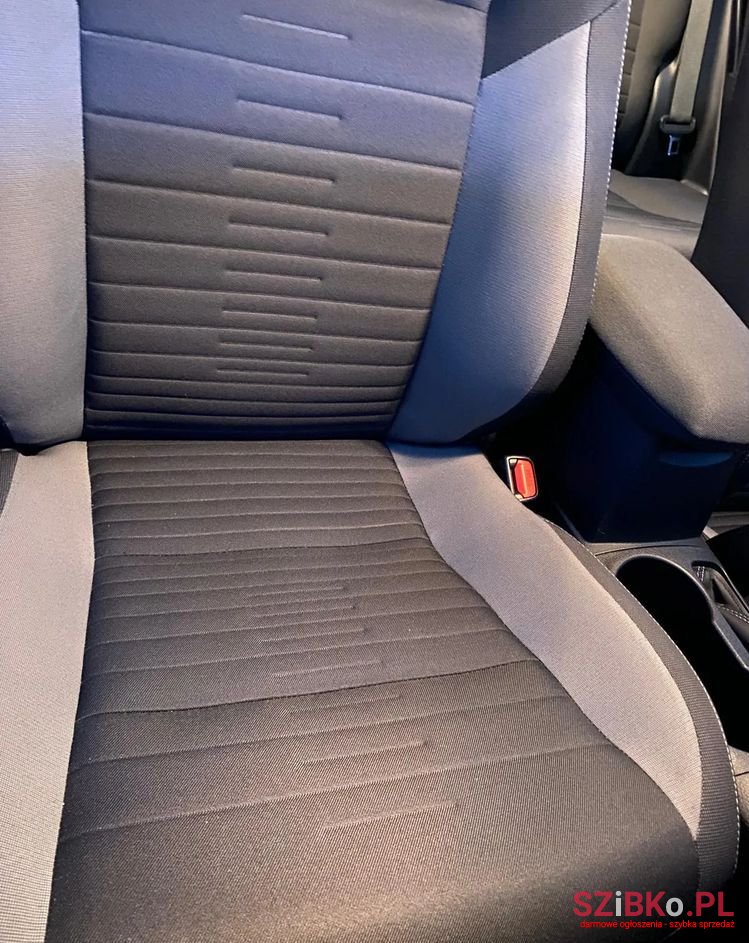 2018' Toyota Auris photo #6